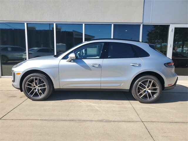 2026 Porsche Macan T photo 2