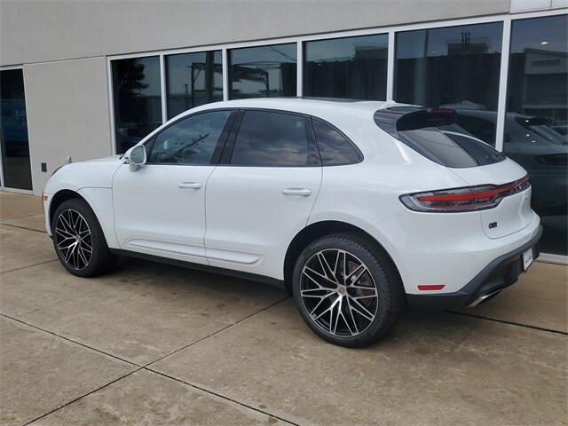 2025 Porsche Macan S photo 3