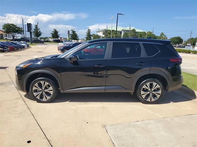 2023 Nissan Rogue SV photo 2