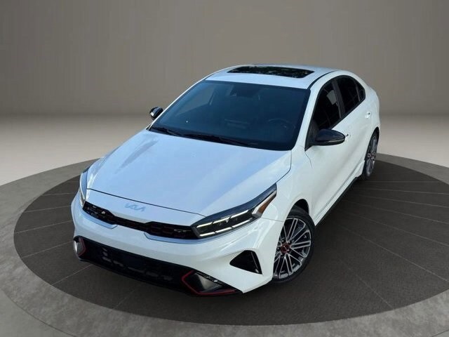 2023 Kia Forte GT photo 2