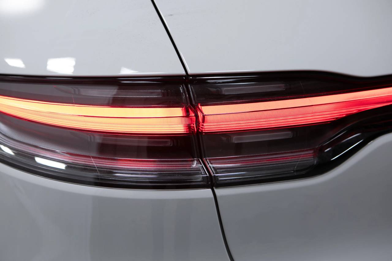 Thumbnail: 2026 Porsche Macan - 16