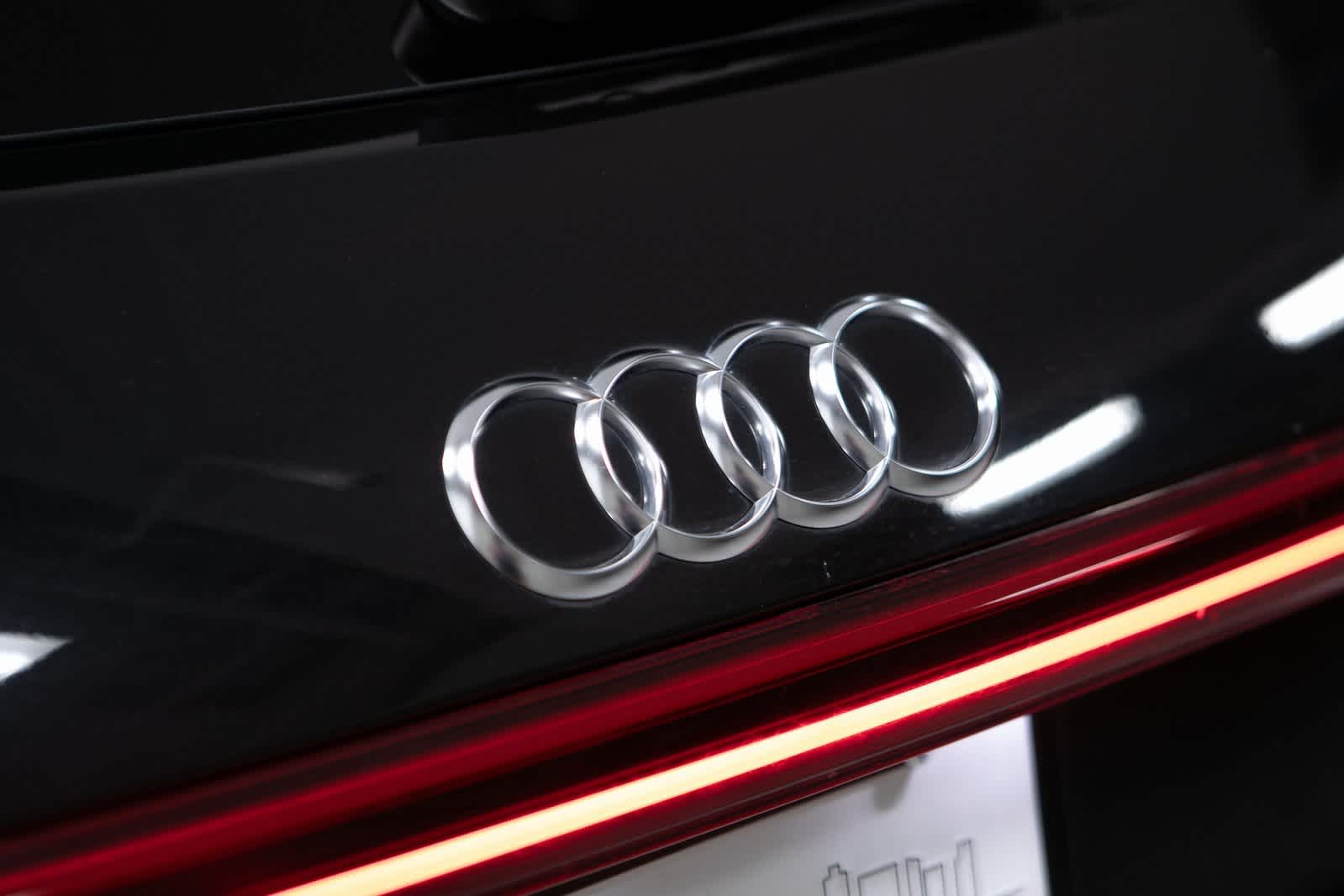 Thumbnail: 2022 Audi e-tron - 34