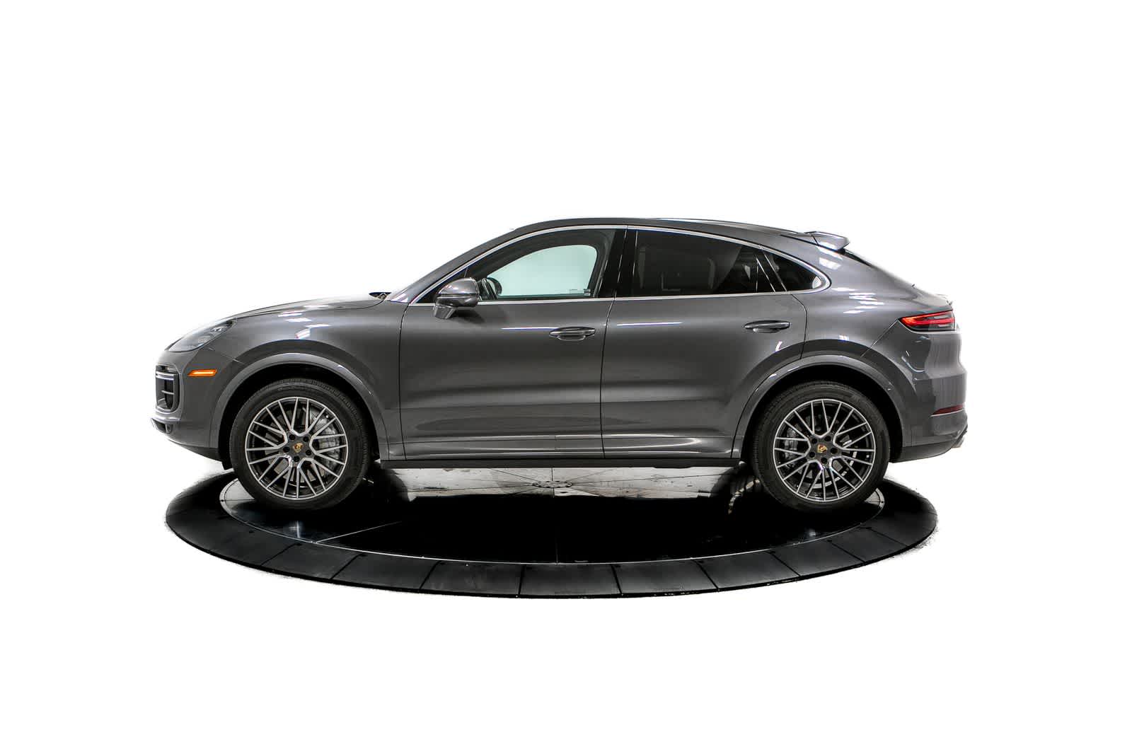 Thumbnail: 2022 Porsche Cayenne - 2