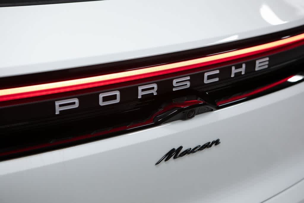 Thumbnail: 2025 Porsche Macan - 37