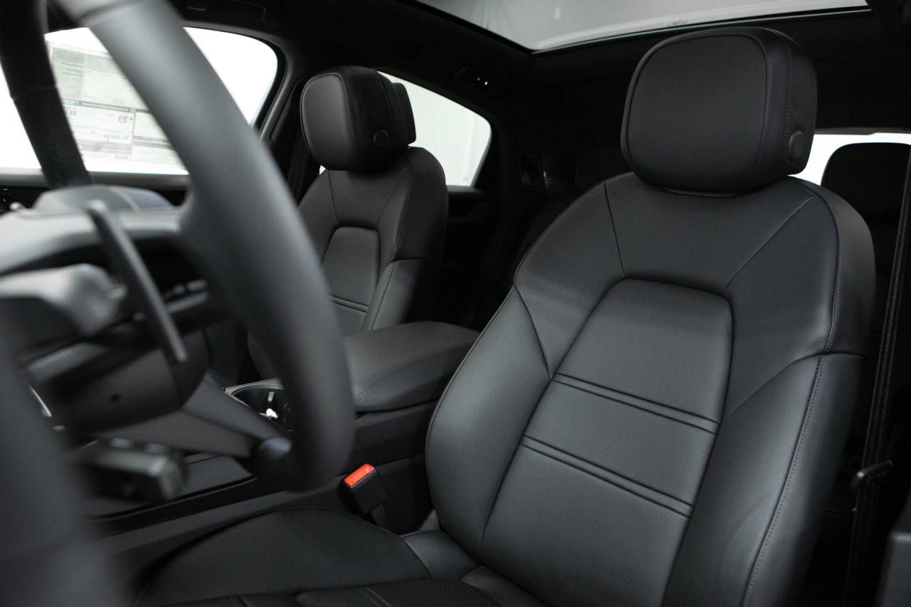 Thumbnail: 2026 Porsche  - 5