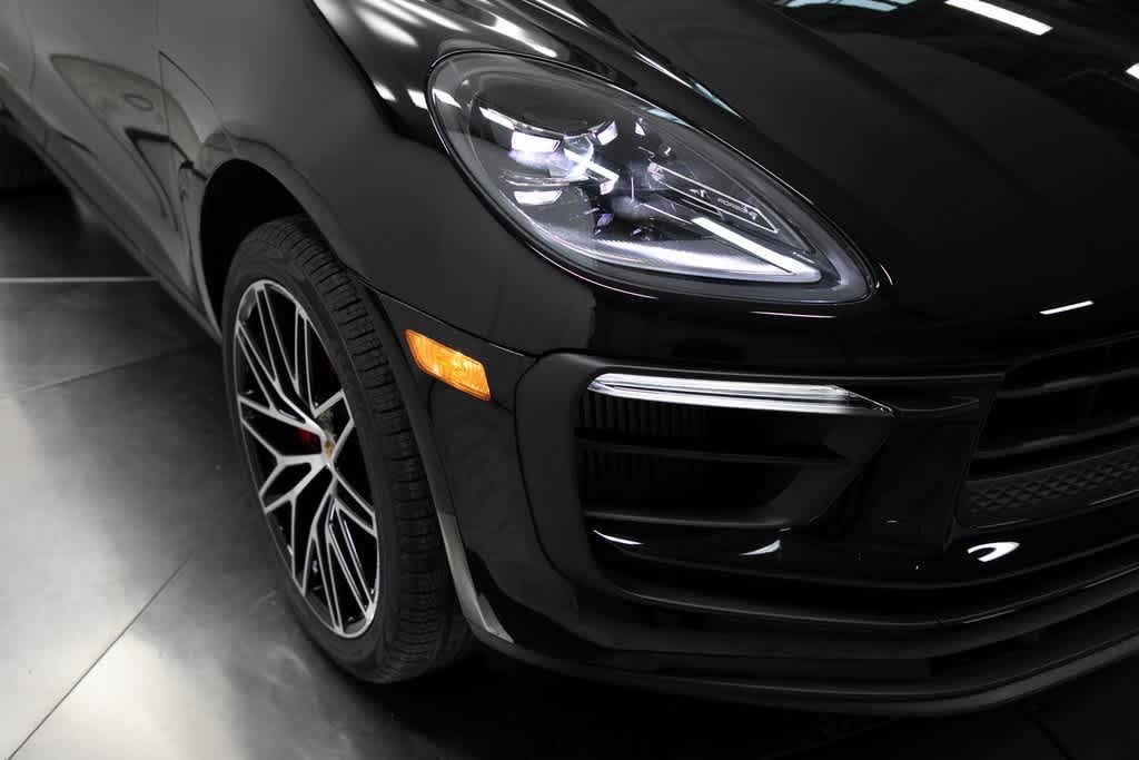 Thumbnail: 2025 Porsche Macan - 12
