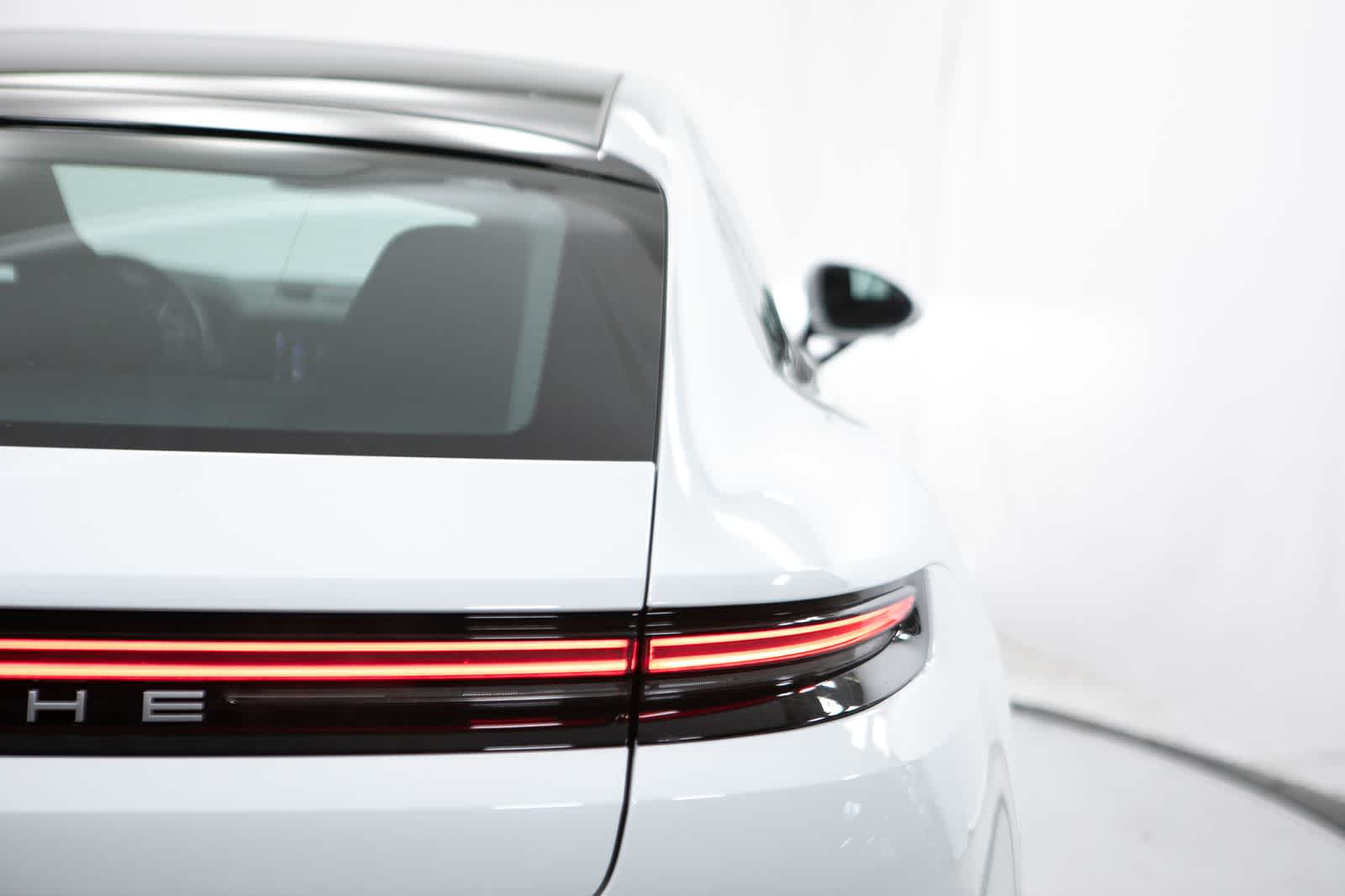 Thumbnail: 2024 Porsche Panamera - 21