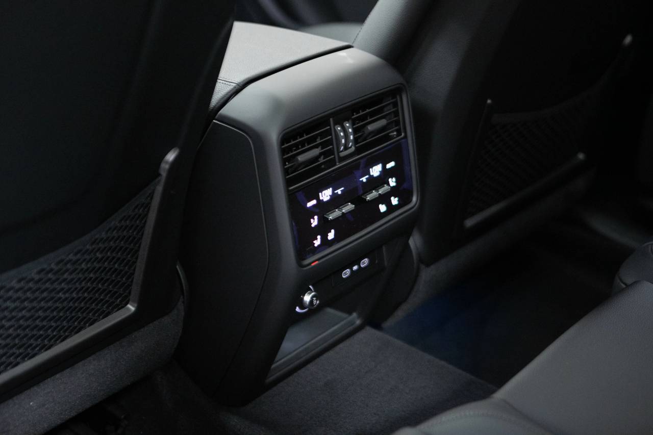 Thumbnail: 2026 Porsche Cayenne - 37