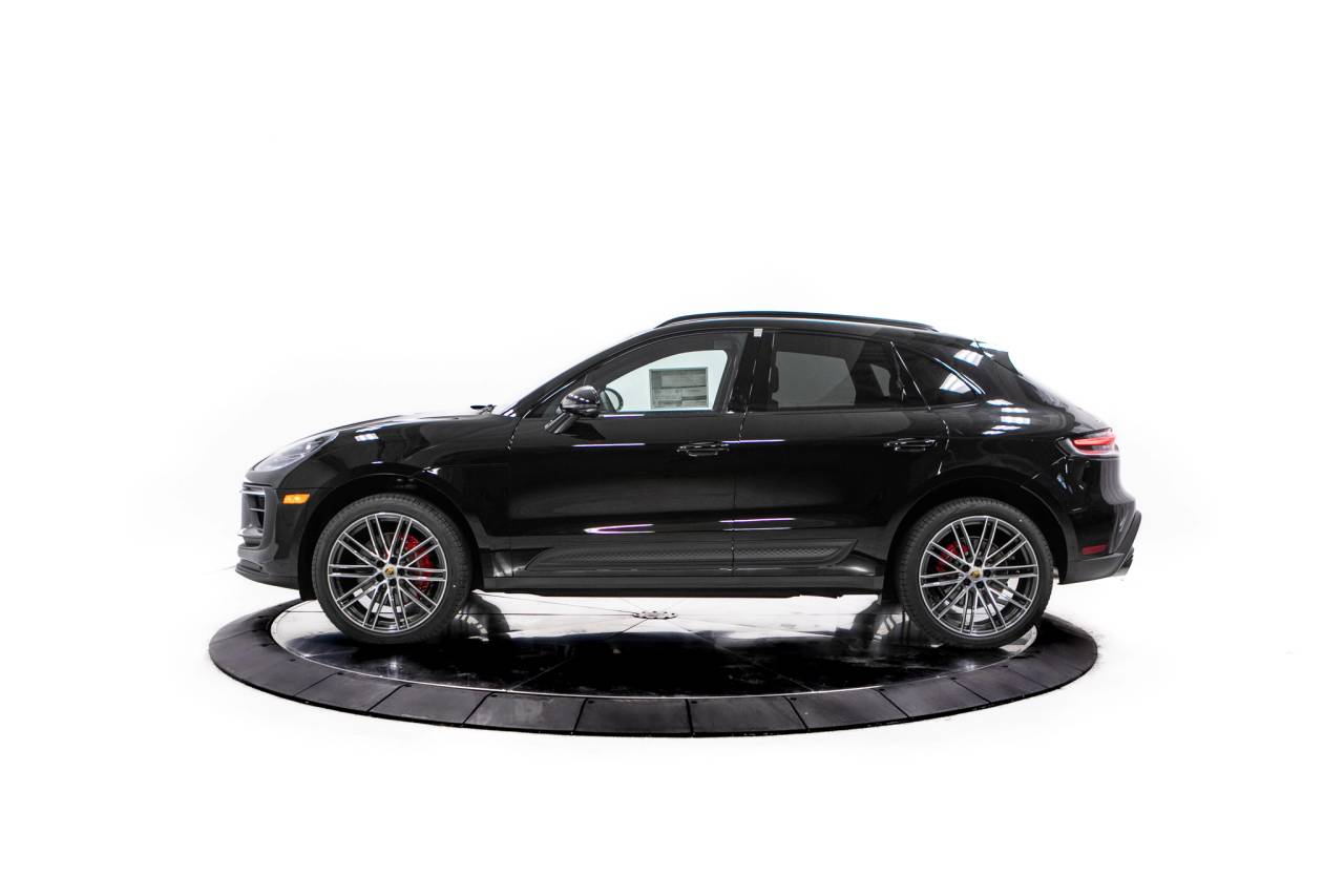 2026 Porsche Macan S photo 2