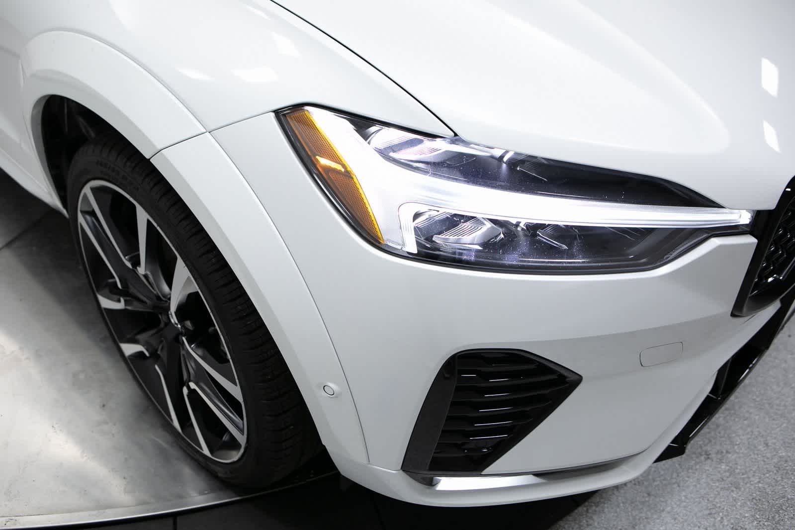 Thumbnail: 2024 Volvo XC60 - 12