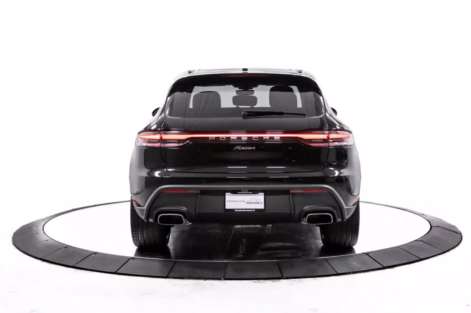 Thumbnail: 2026 Porsche Macan - 6