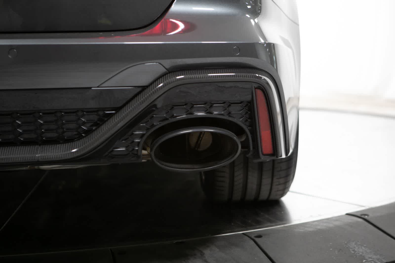 Thumbnail: 2023 Audi RS 6 - 20