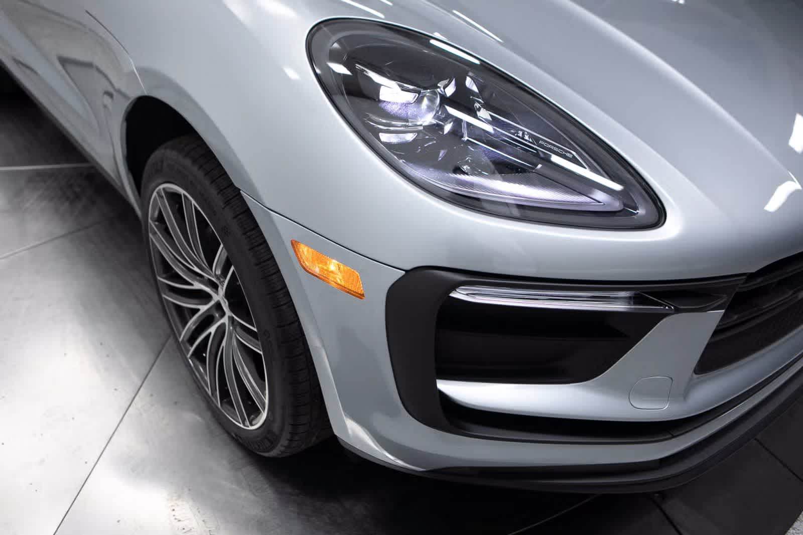 Thumbnail: 2026 Porsche Macan - 11