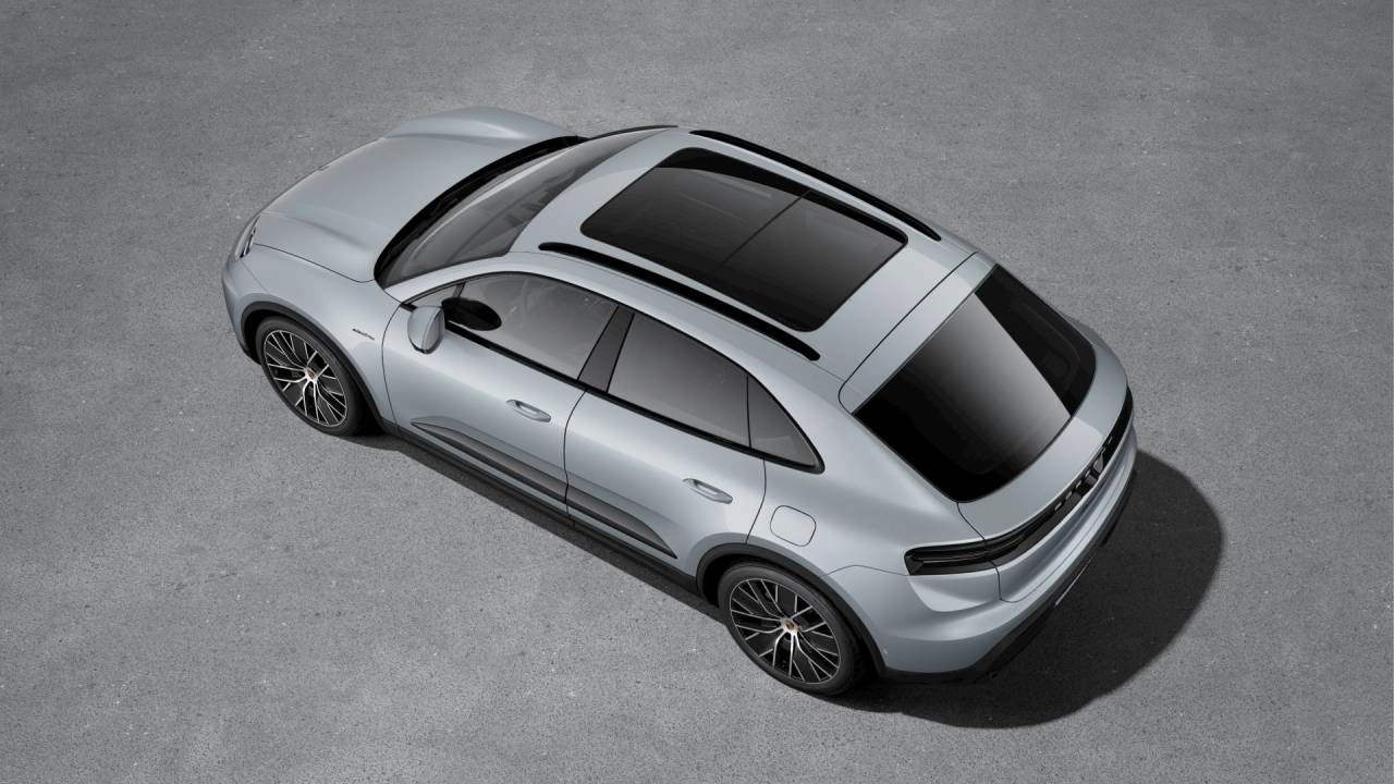 Thumbnail: 2026 Porsche Macan - 4