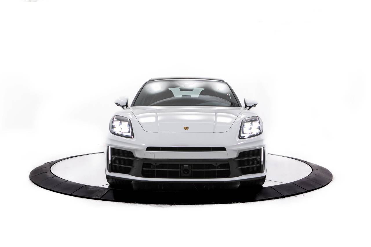 Thumbnail: 2026 Porsche Panamera - 10