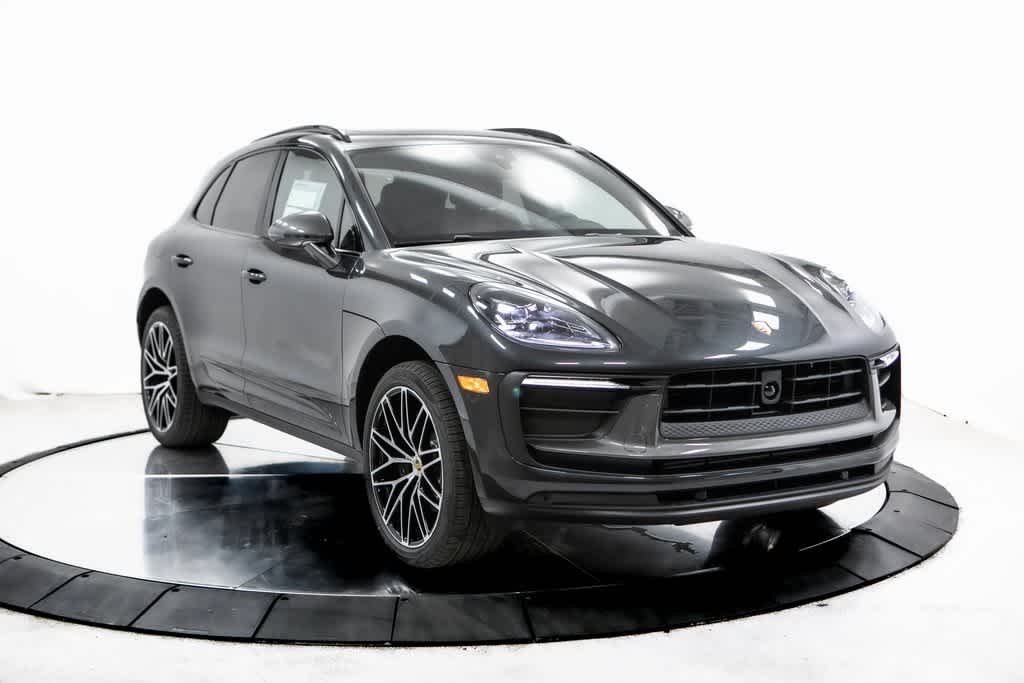 Thumbnail: 2025 Porsche Macan - 9