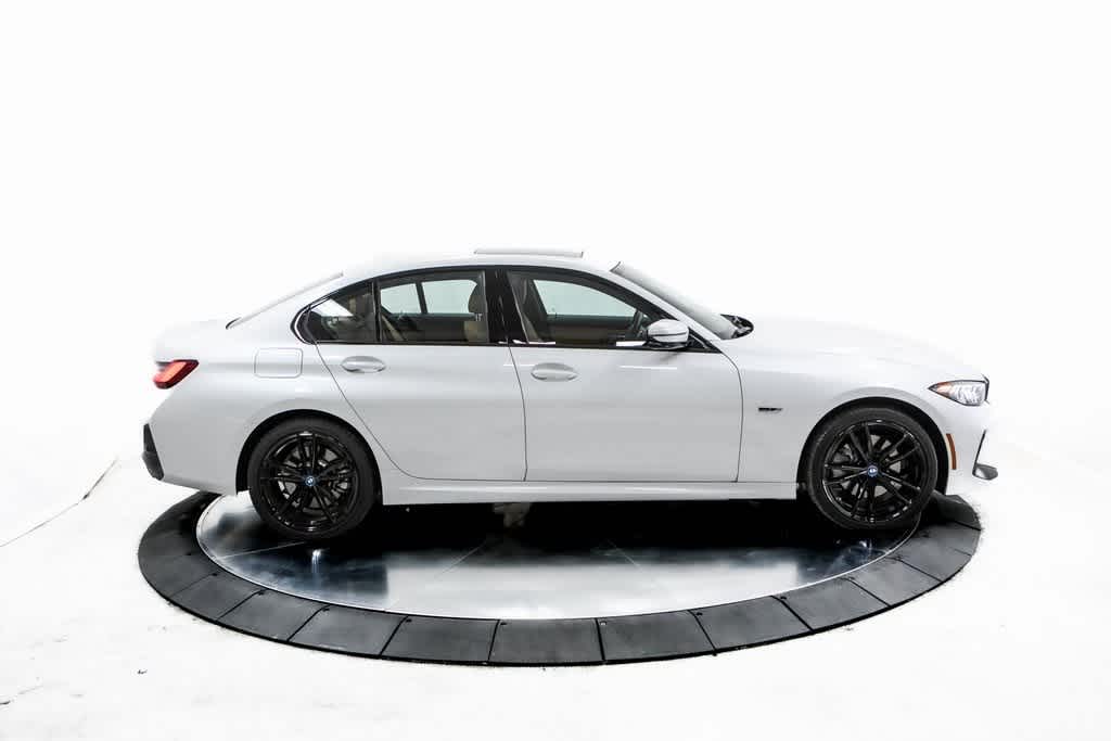 Thumbnail: 2023 BMW 3 Series - 8