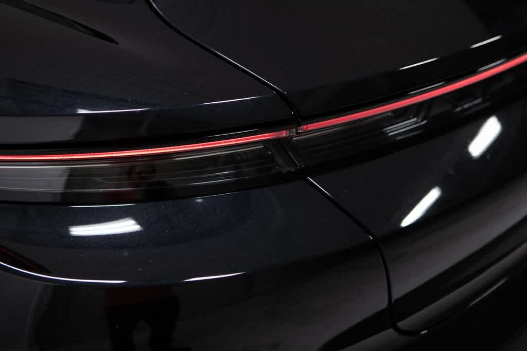 Thumbnail: 2023 Porsche Taycan - 3