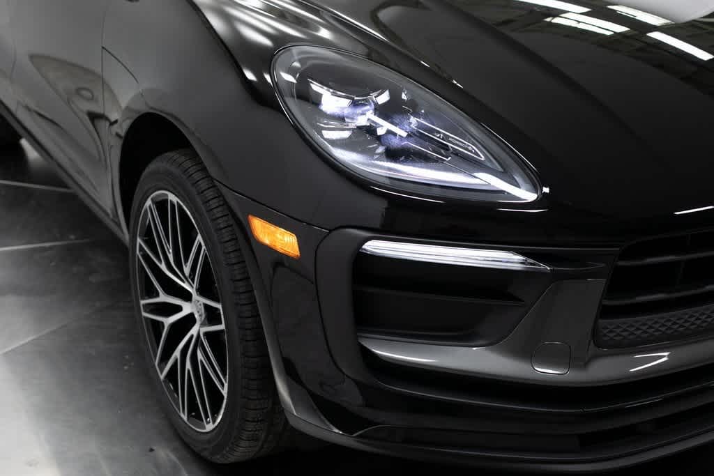 Thumbnail: 2025 Porsche Macan - 11