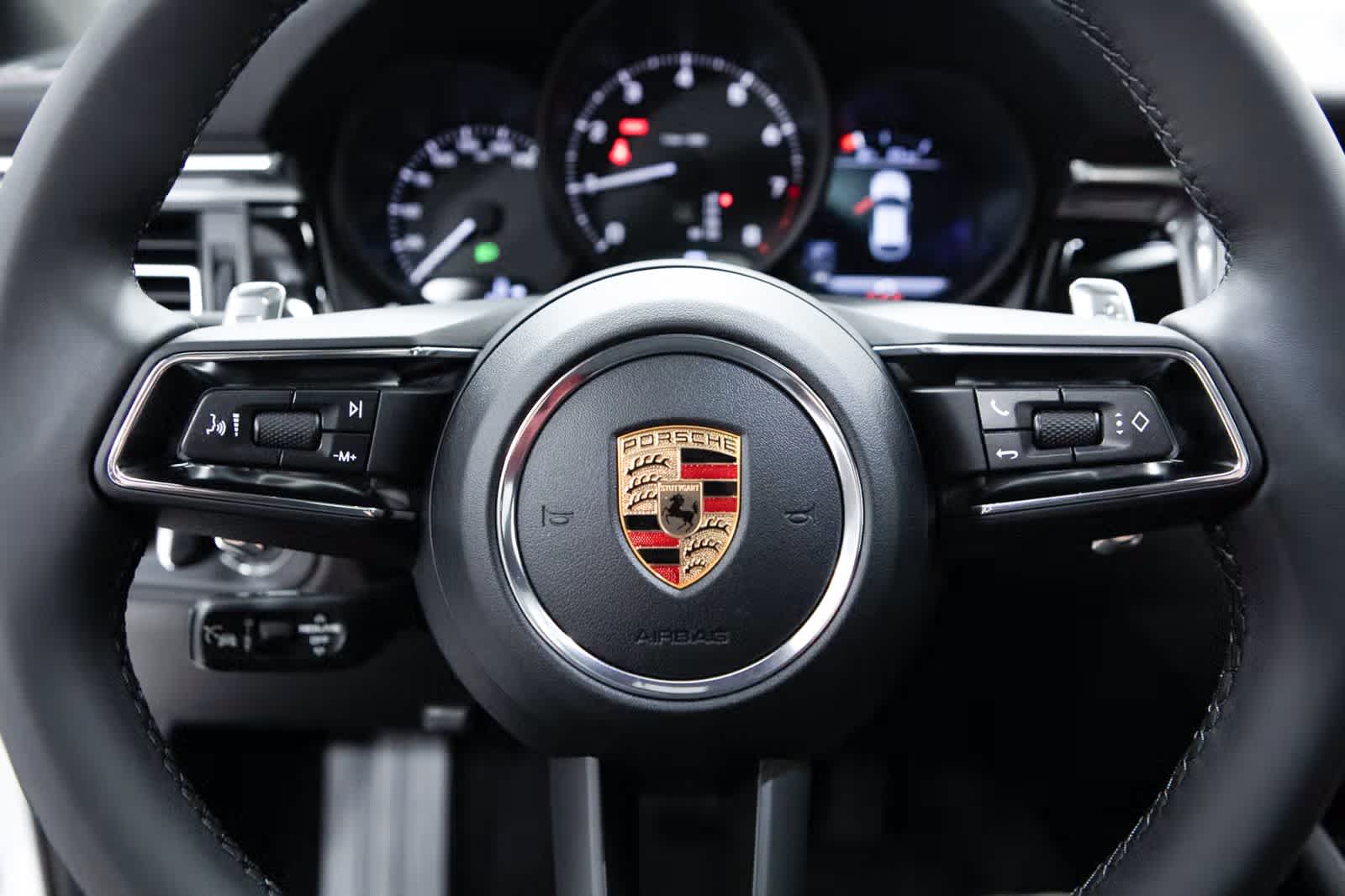 Thumbnail: 2026 Porsche Macan - 14