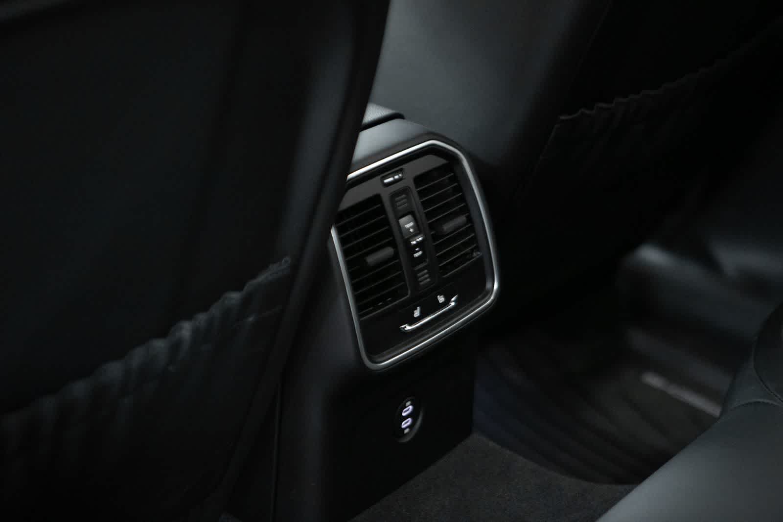 Thumbnail: 2026 Porsche Macan - 36