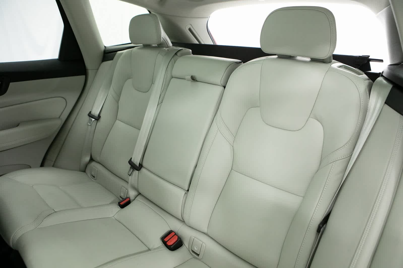 Thumbnail: 2024 Volvo XC60 - 28