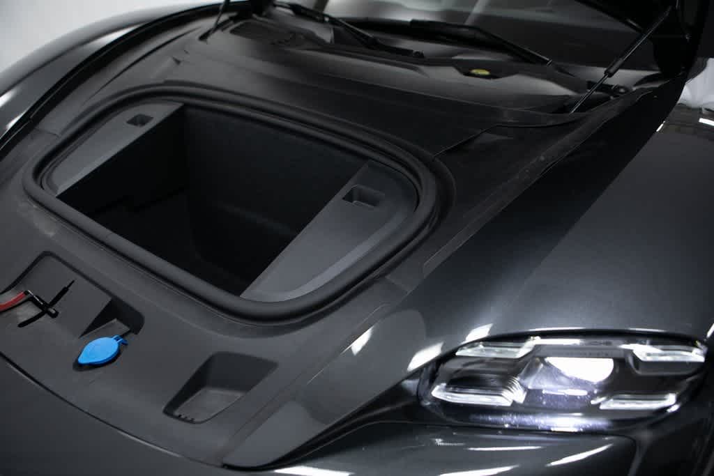 Thumbnail: 2021 Porsche Taycan - 17