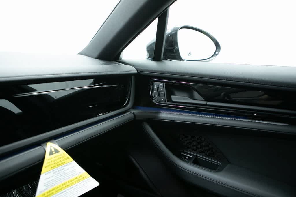Thumbnail: 2025 Porsche Panamera - 28