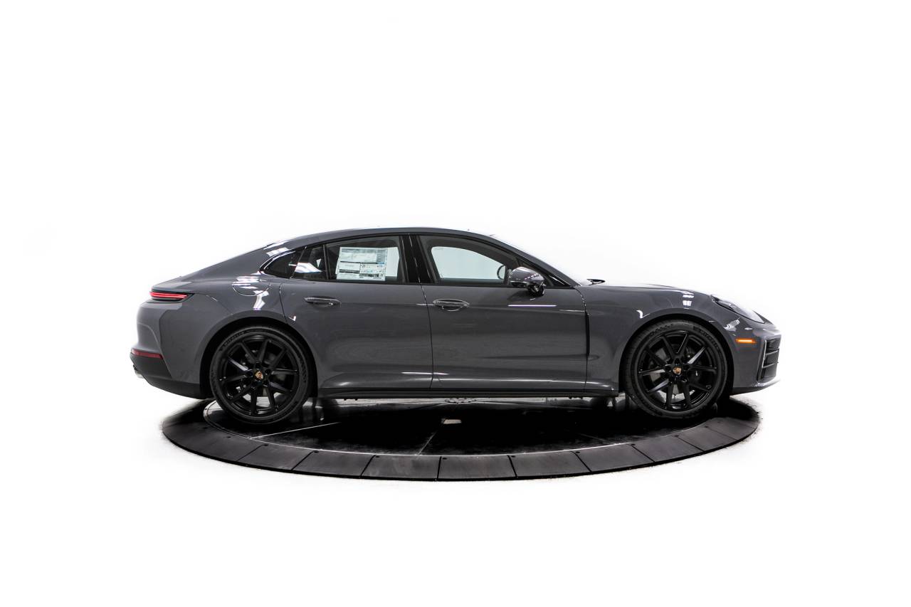 Thumbnail: 2026 Porsche Panamera - 8