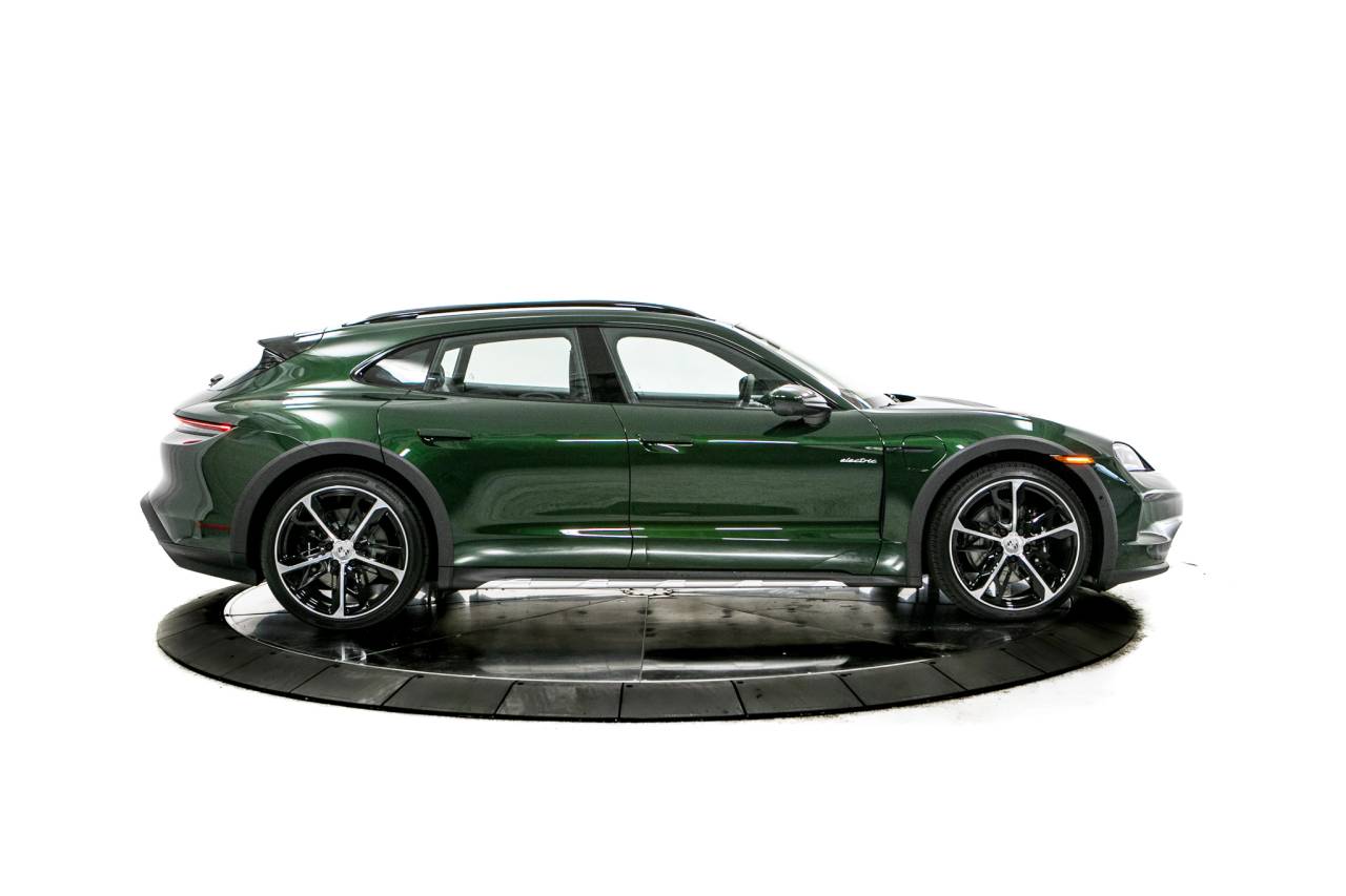 Thumbnail: 2026 Porsche Taycan - 8
