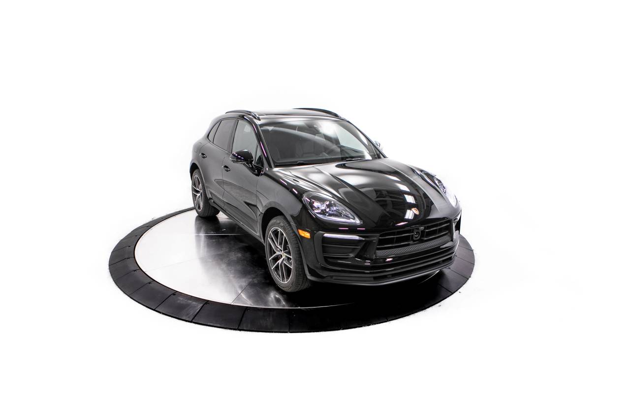 Thumbnail: 2026 Porsche Macan - 19