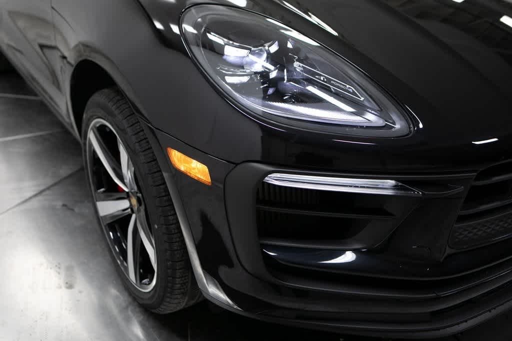 Thumbnail: 2025 Porsche Macan - 12
