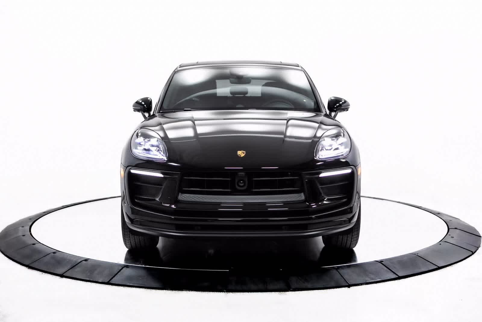 Thumbnail: 2025 Porsche Macan - 10