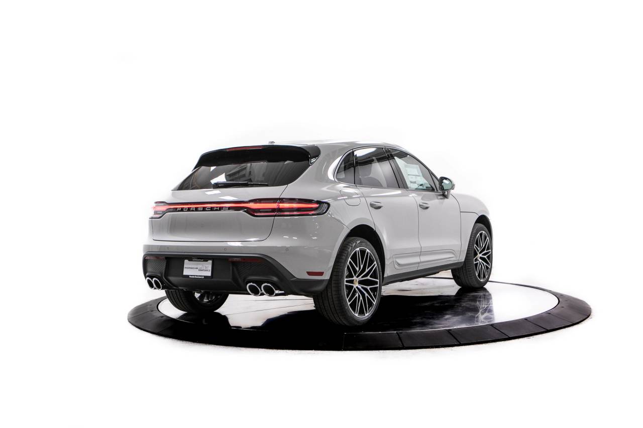 Thumbnail: 2026 Porsche Macan - 7