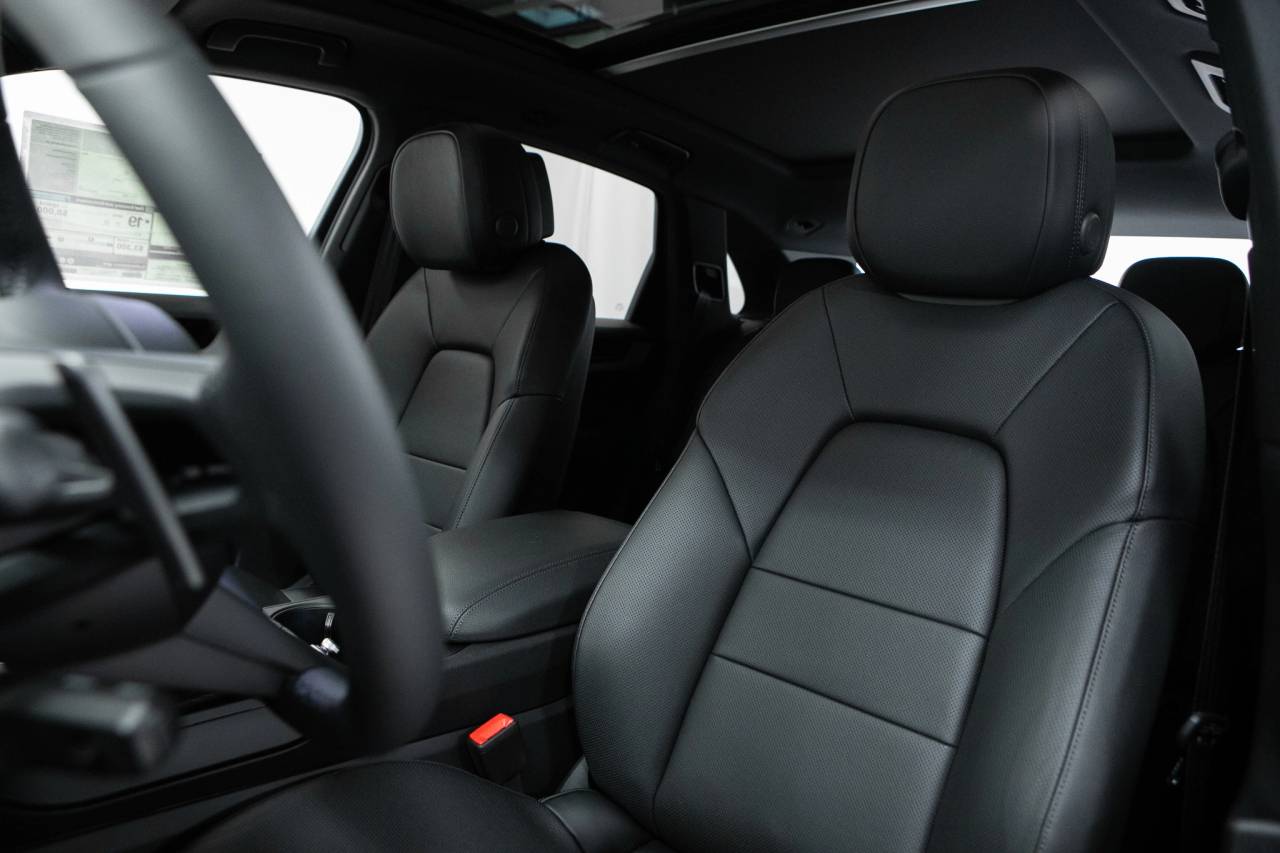 Thumbnail: 2026 Porsche Cayenne - 5