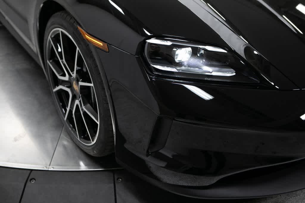 Thumbnail: 2025 Porsche Taycan - 12