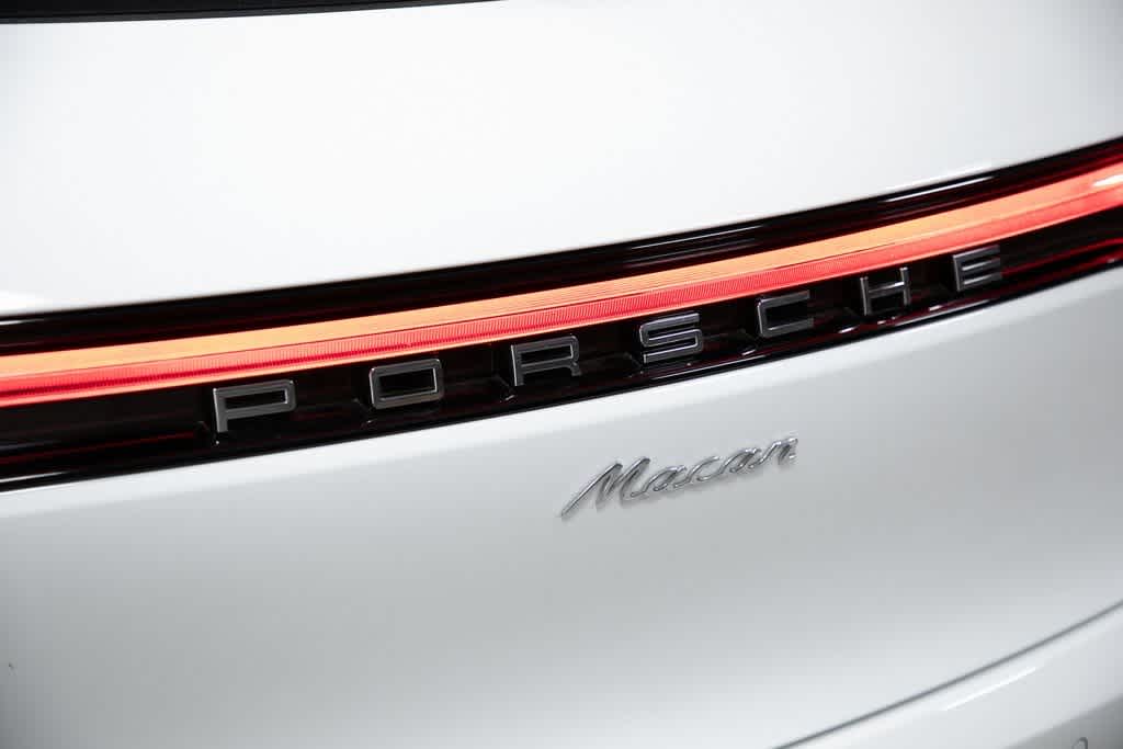 Thumbnail: 2025 Porsche Macan - 37