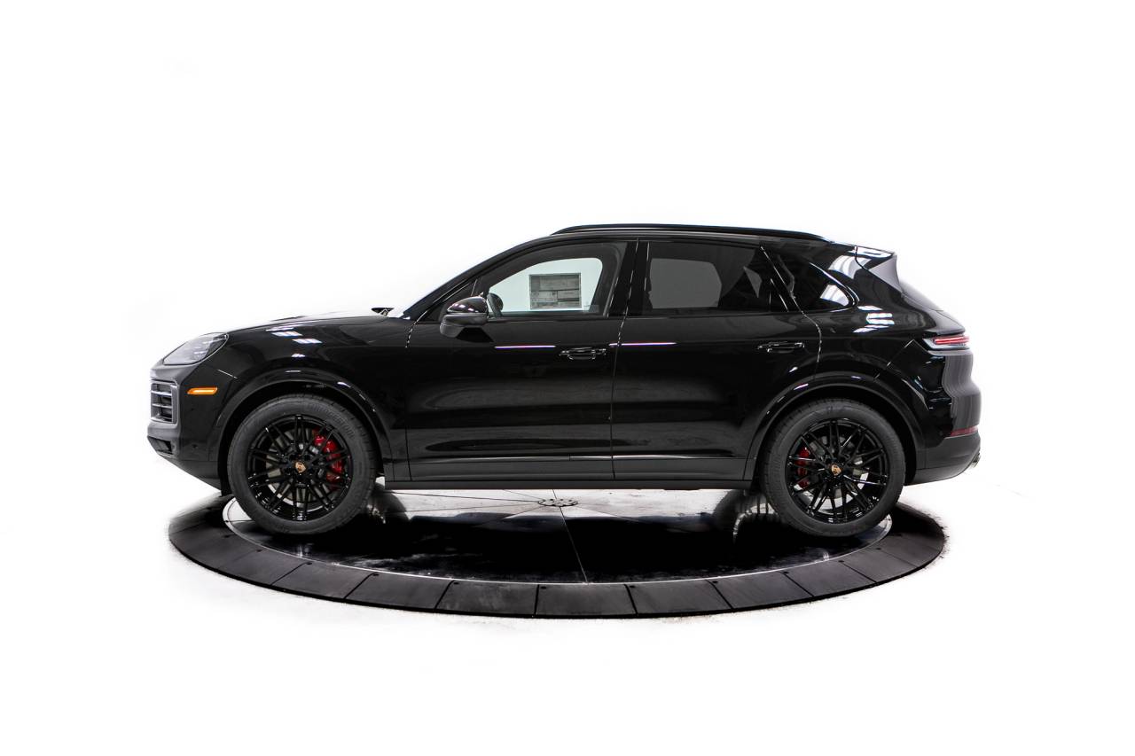 Thumbnail: 2026 Porsche Cayenne - 2