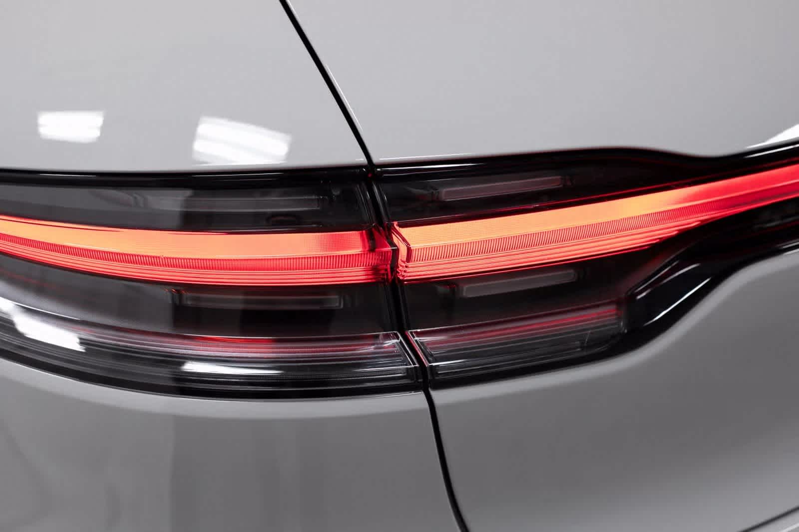 Thumbnail: 2025 Porsche Macan - 36