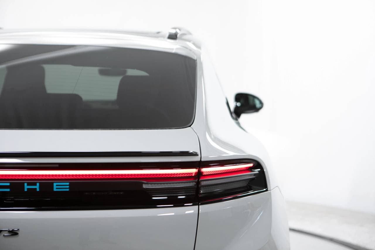 Thumbnail: 2026 Porsche Macan - 18