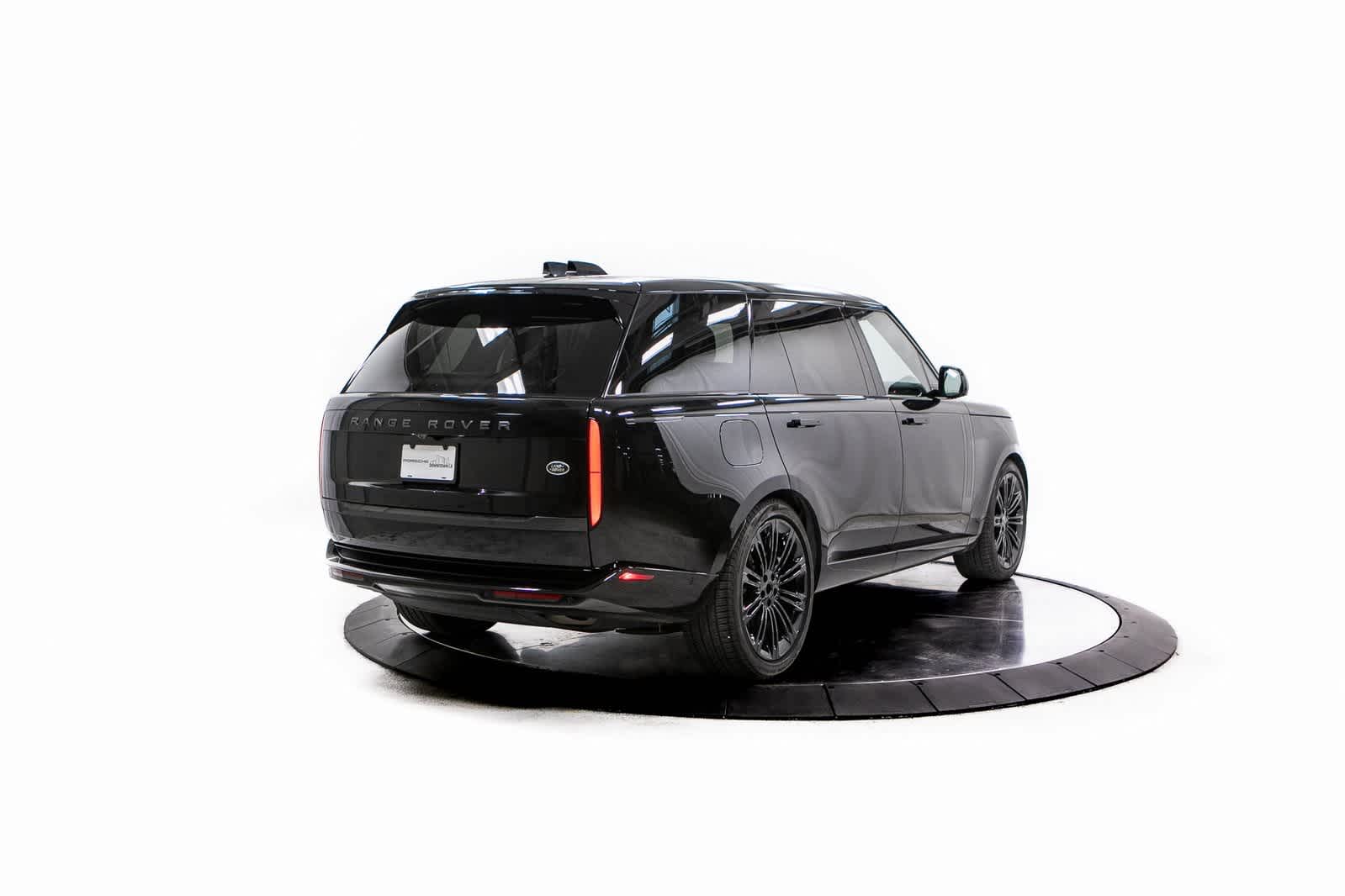 Thumbnail: 2023 Land Rover Range Rover - 7