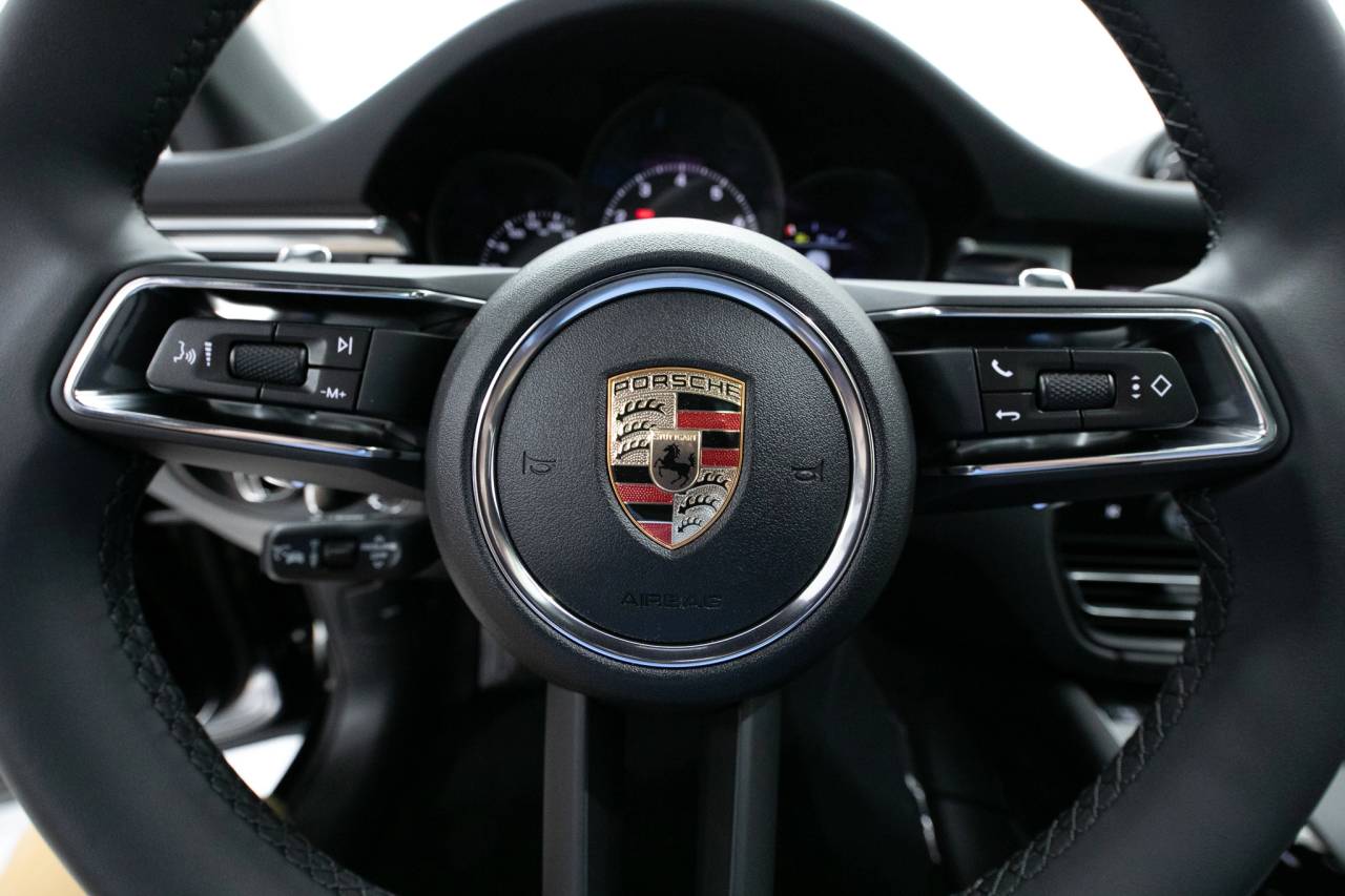 Thumbnail: 2025 Porsche Macan - 10