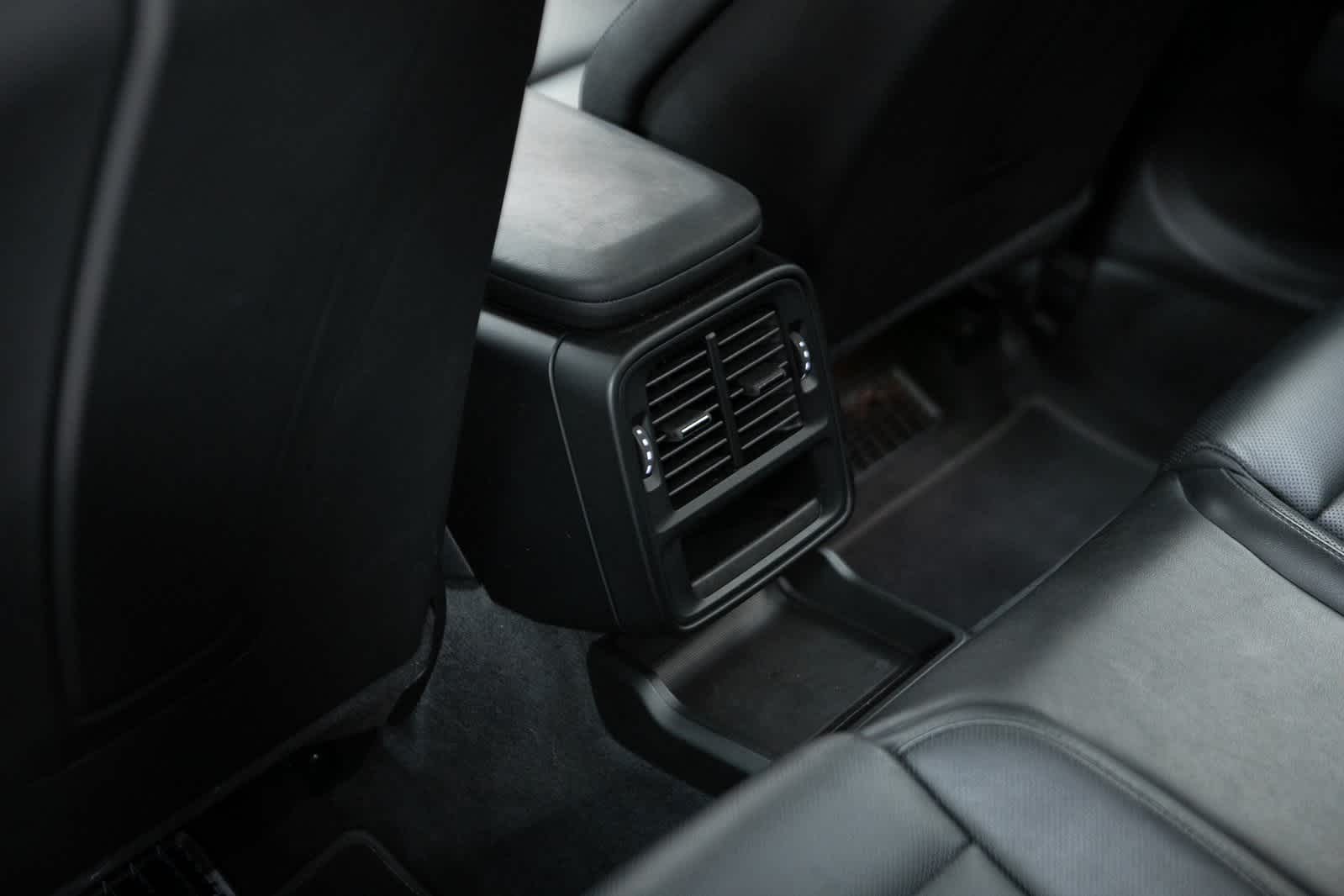 Thumbnail: 2024 Porsche Taycan - 28