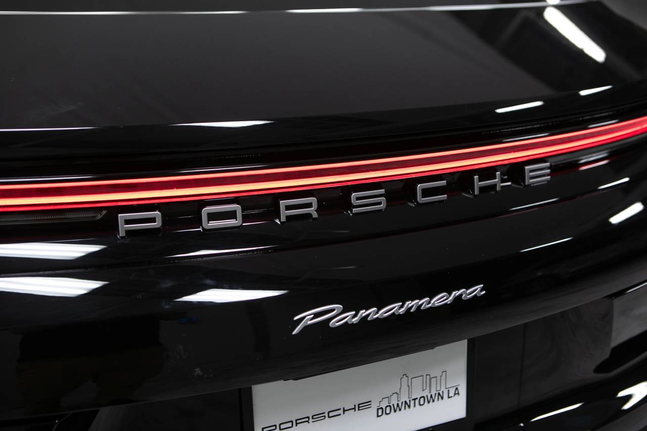 Thumbnail: 2026 Porsche Panamera - 15