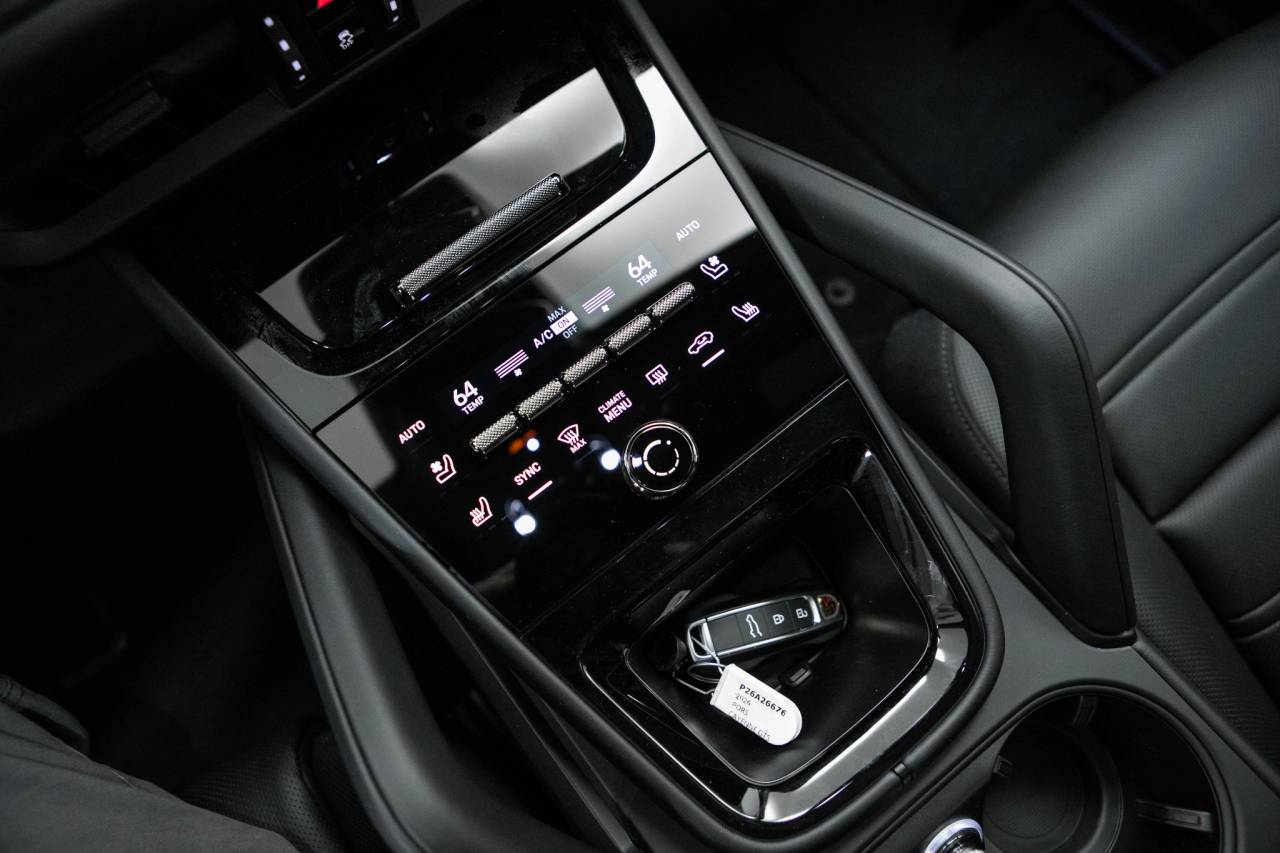 Thumbnail: 2026 Porsche Cayenne - 26