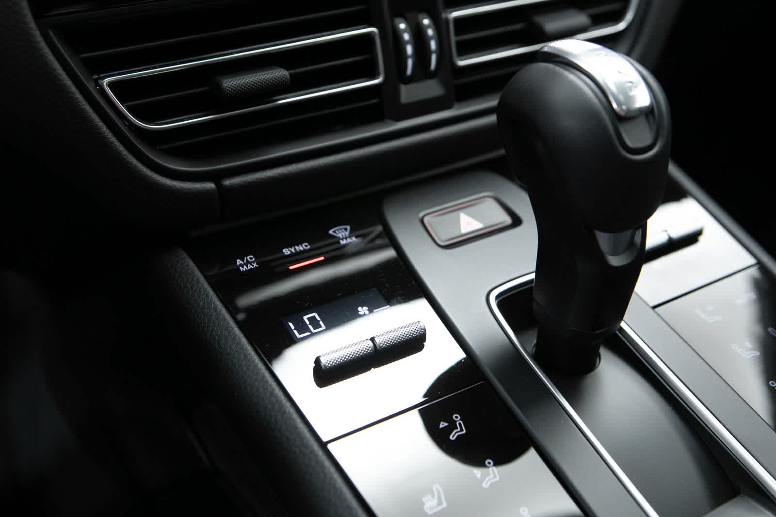 Thumbnail: 2026 Porsche Macan - 29