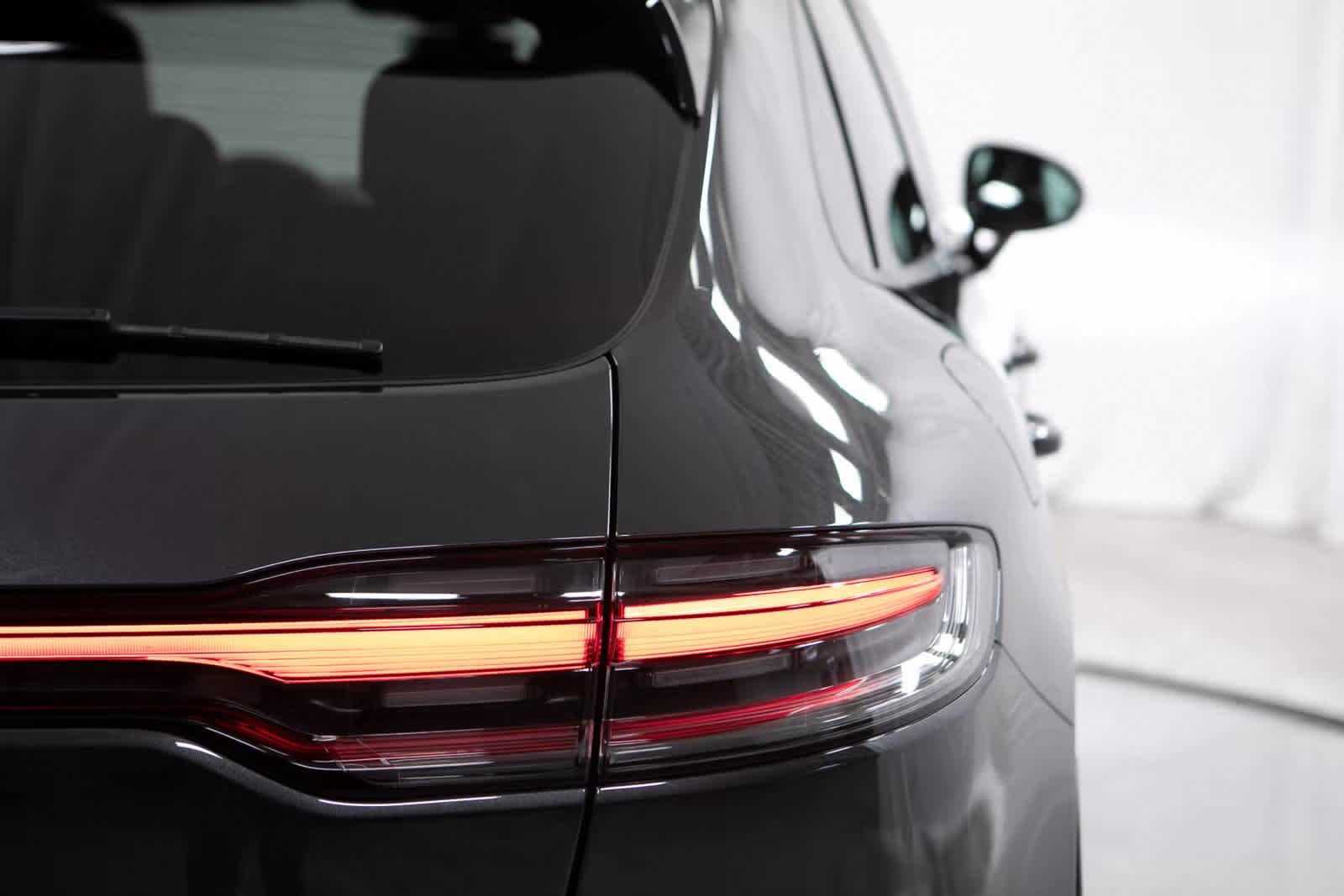 Thumbnail: 2025 Porsche Macan - 35