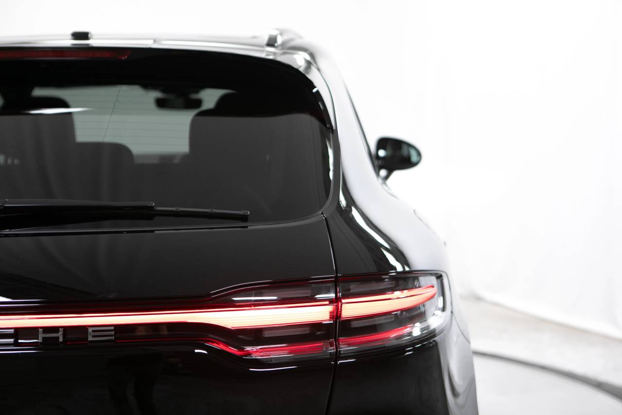 Thumbnail: 2026 Porsche Macan - 18
