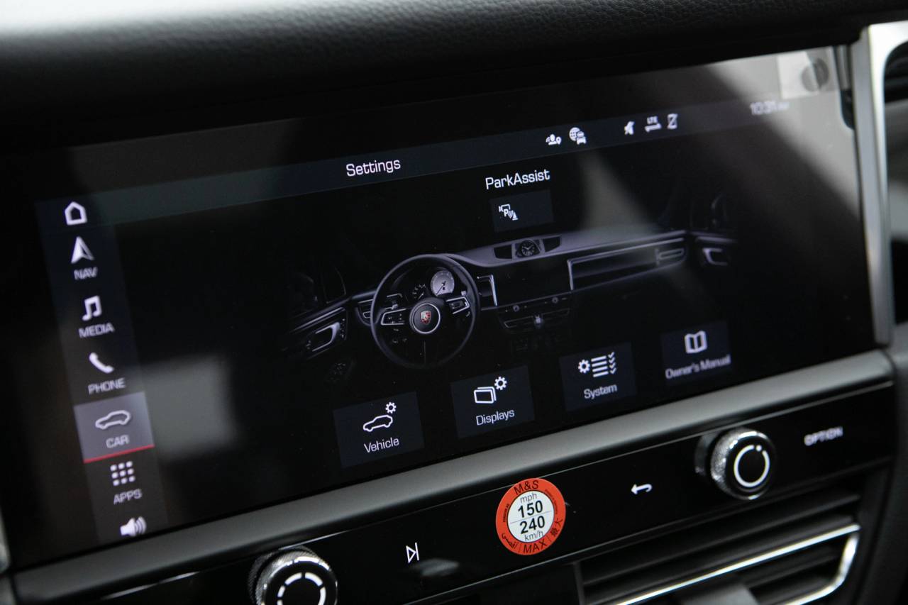 Thumbnail: 2026 Porsche Macan - 22