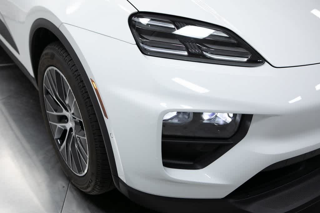 Thumbnail: 2025 Porsche Macan - 12